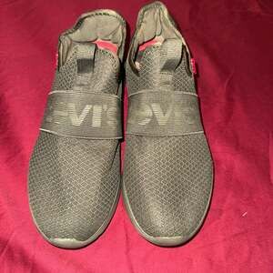 Levi’s Women’s Slip-On Sneakers – Black – Size 8.5